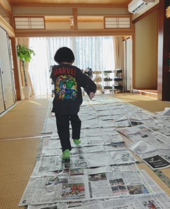 お買い物＆新聞紙あそび